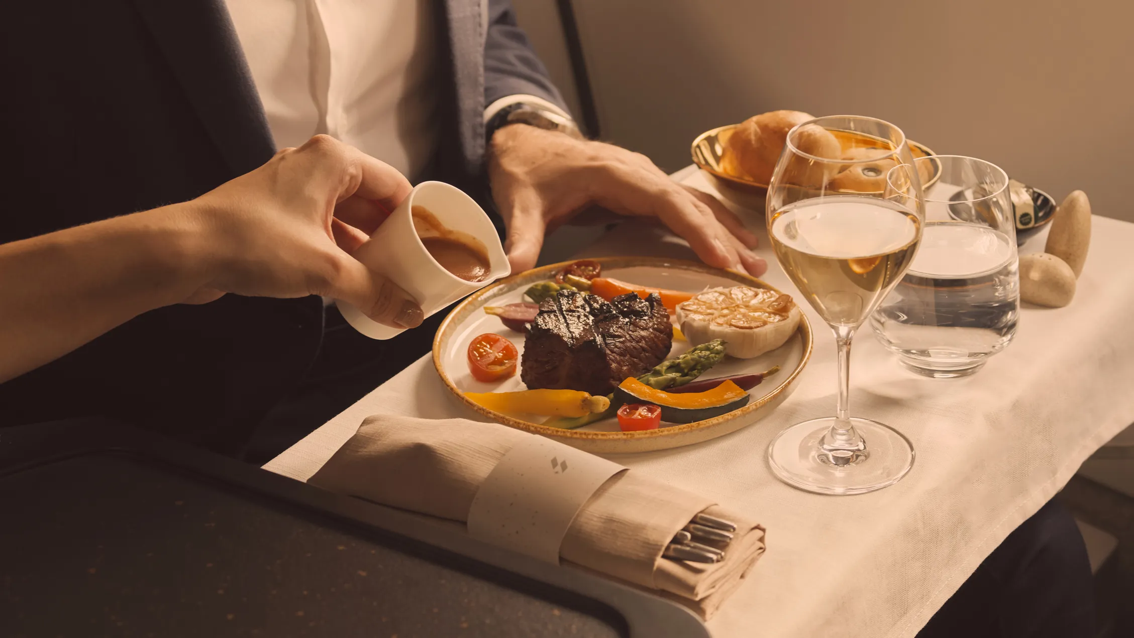 ビジネスクラス機内食サービス